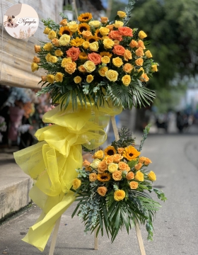 VÀNG BẠC ĐẦY NHÀ