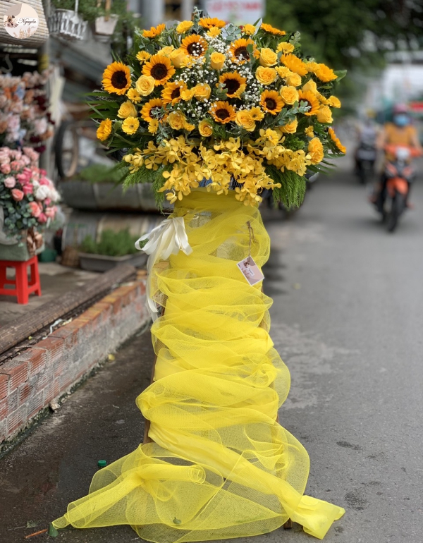 lẵng hoa khai trương  tầng  HƯỚNG DƯƠNG CỰC SANG