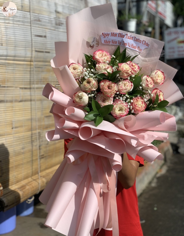 bo hoa chúc mừng hồng docy