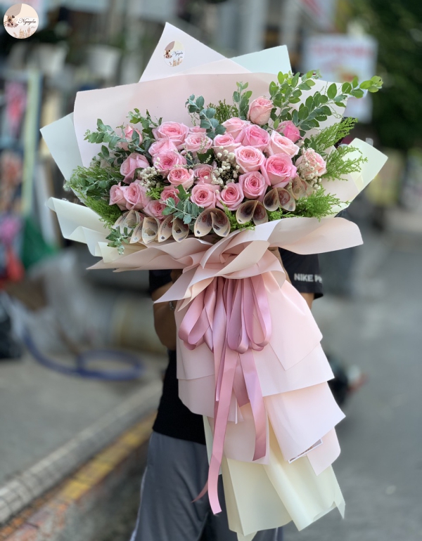 bó hoa hồng kết họp hiện kim 200k