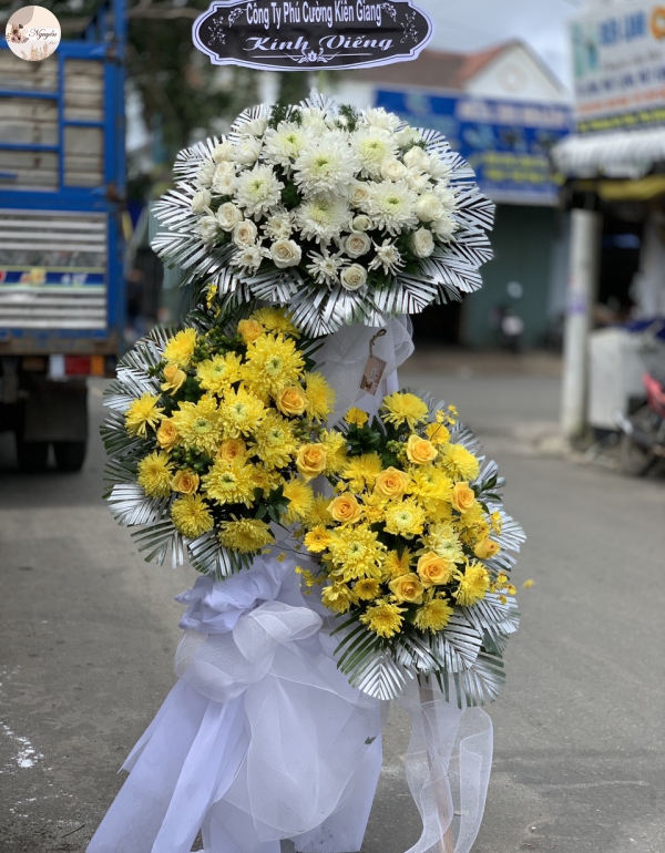 KỆ HOA VIẾNG 3 TẦNG SANG TRỌN
