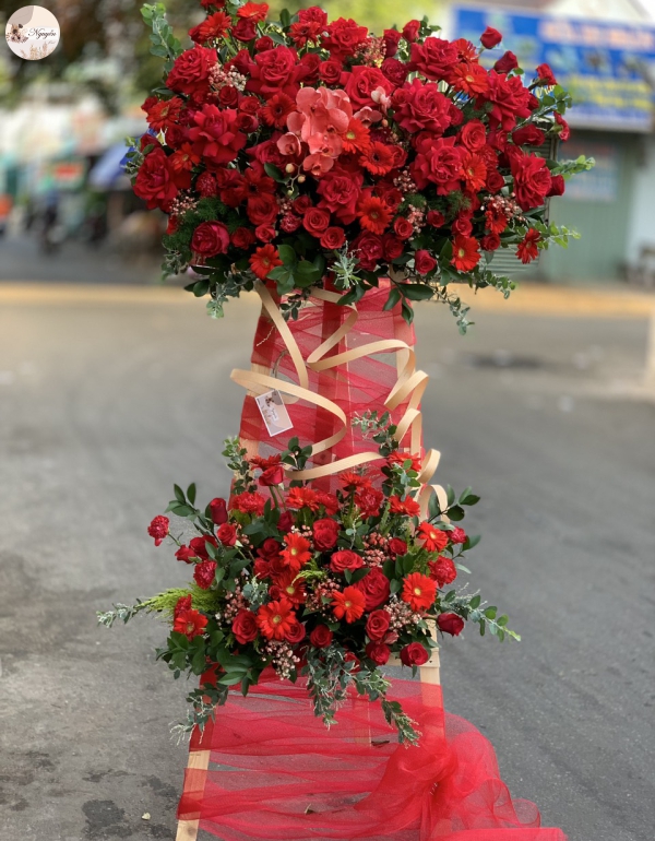 THÂN TÀI GÕ CỬA