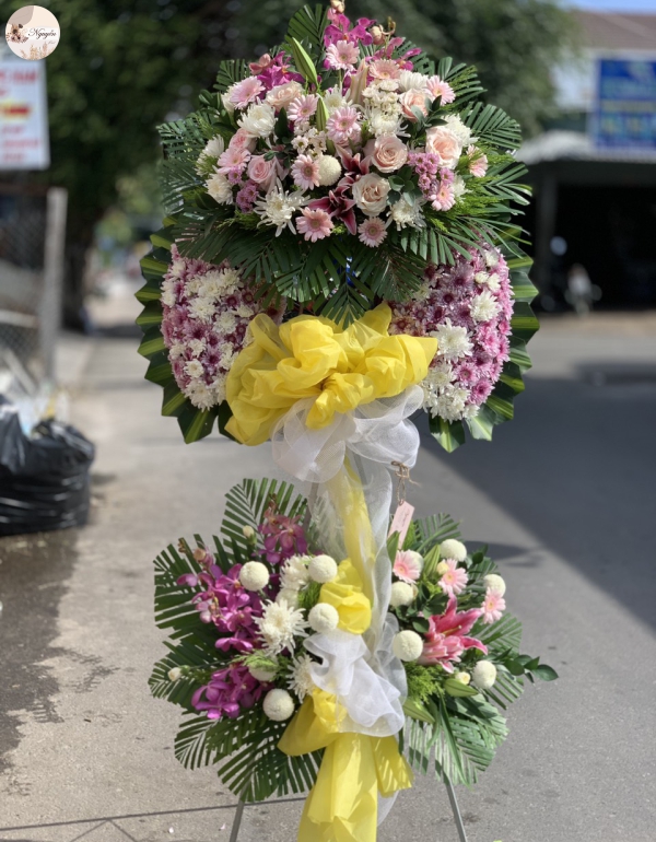 hoa viếng 2 tầng tím trang nghiêm