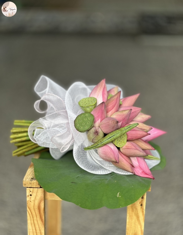 BÓ HOA CƯỚI SEN HỒNG 